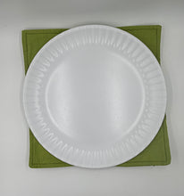 Load image into Gallery viewer, Green Swirl Boho Plate Cozie