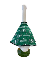 Load image into Gallery viewer, Saskatchewan Football Porch Goose Cape